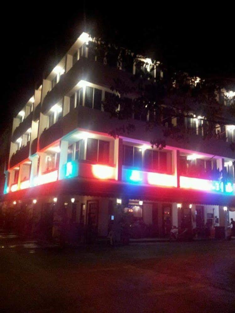 Super Oyo 89604 City Home Stay Miri Ngoại thất bức ảnh